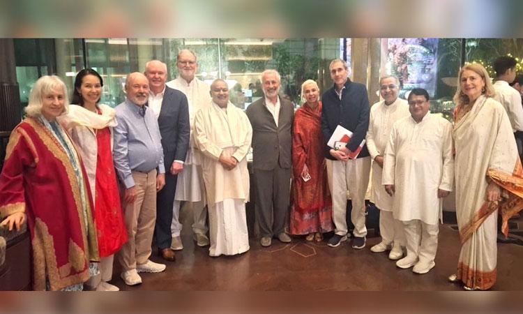 Ved Vidya Martand Brahmachari Girish Ji, Chairman of Maharishi Group of Educational Institutions have met Dr. Tony Nadar, Chief Administrator of Global Country of World Peace with some other international members of delegation. 