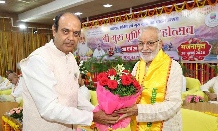 Shri Guru Purnima was celebrated at the national level with great devotion and grandeur over two days at the Maharishi Utsav Bhawan, Gurudev Brahmanand Saraswati Ashram, Bhopal.