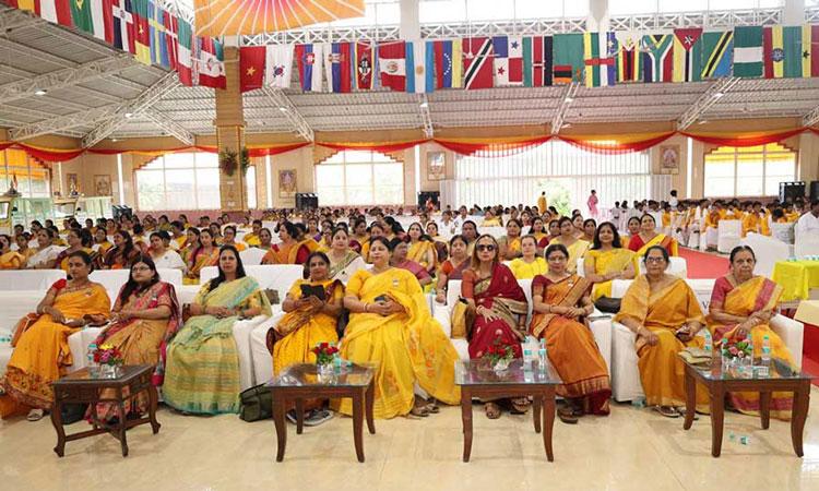 Shri Guru Purnima was celebrated at the national level with great devotion and grandeur over two days at the Maharishi Utsav Bhawan, Gurudev Brahmanand Saraswati Ashram, Bhopal.